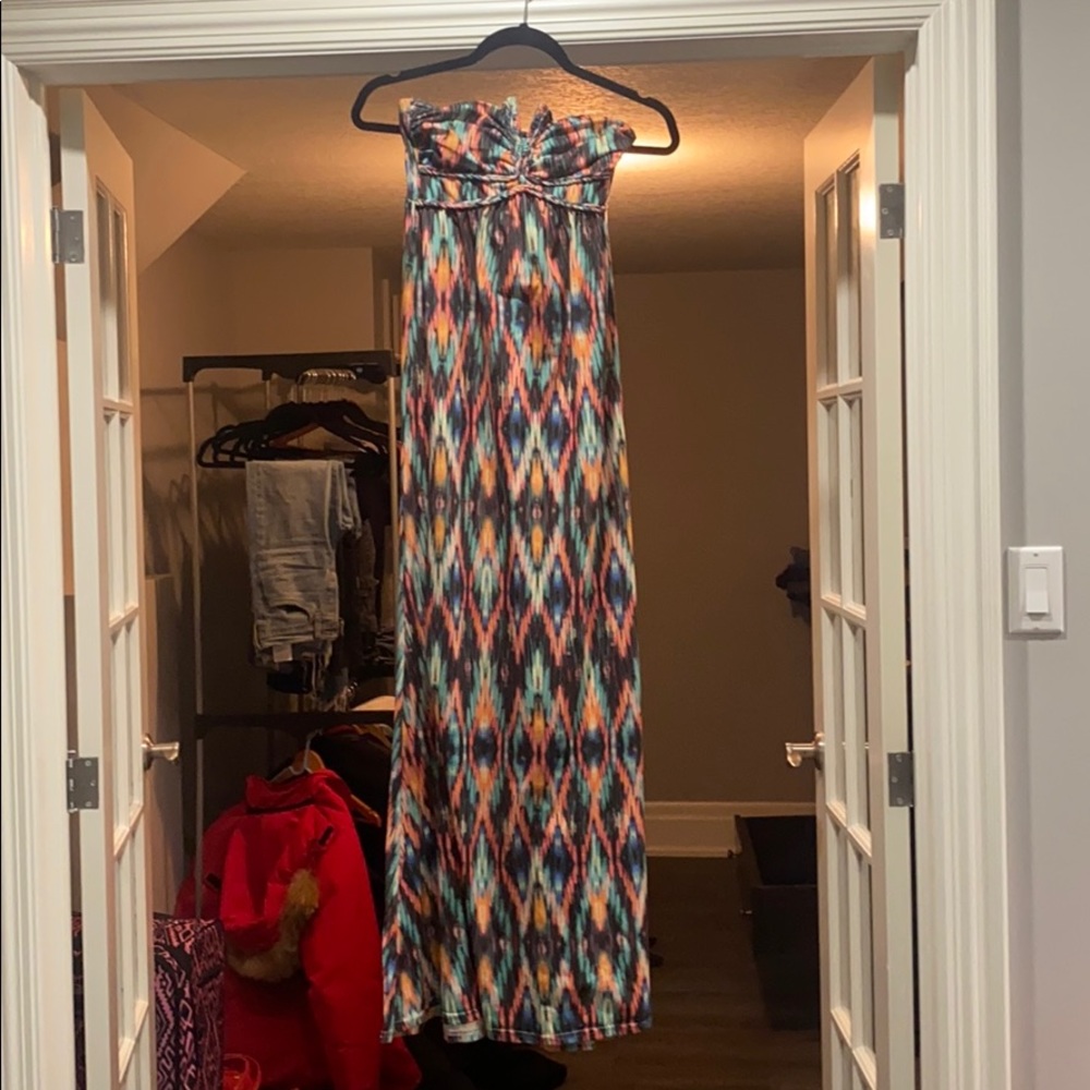 Colourful strapless dress! Perfect for summer